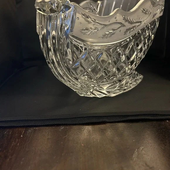 Crystal Sleigh bowl - Picture 3 of 6